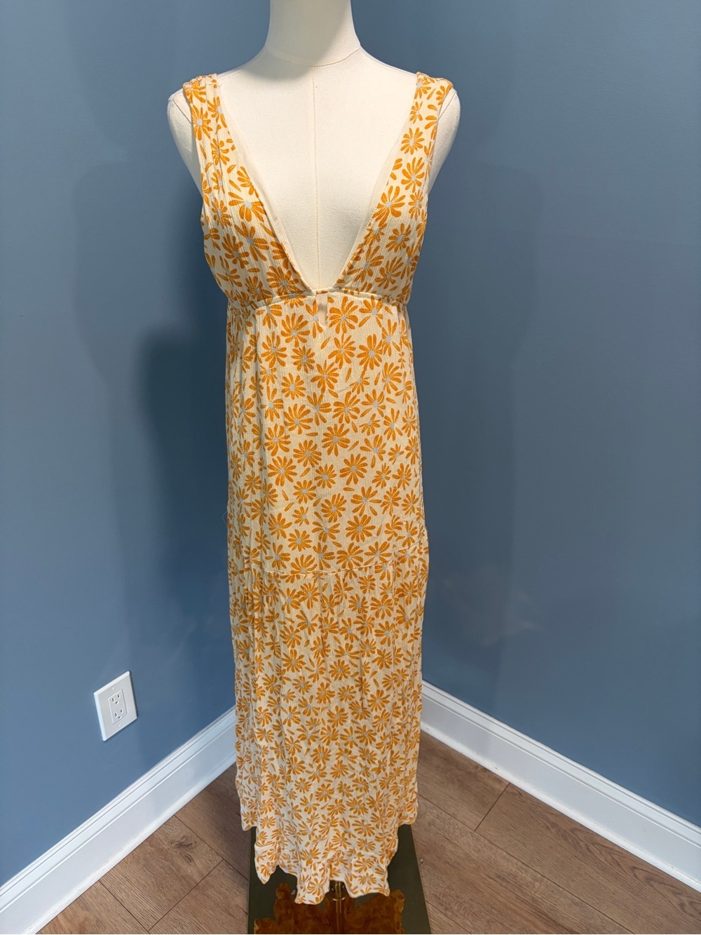 Love Tree Daisy Floral Deep V Maxi Dress Cream Orange Boho Cottagecore